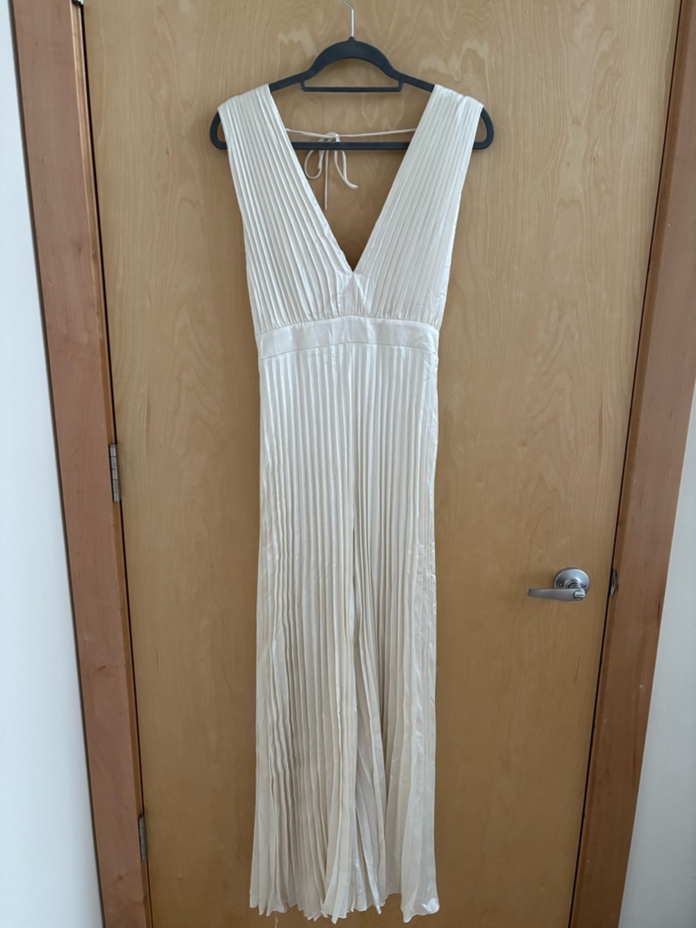 NWT Abercrombie & Fitch Giselle Pleated Wide-Leg Jumpsuit in Ivory - Picture 4 of 6